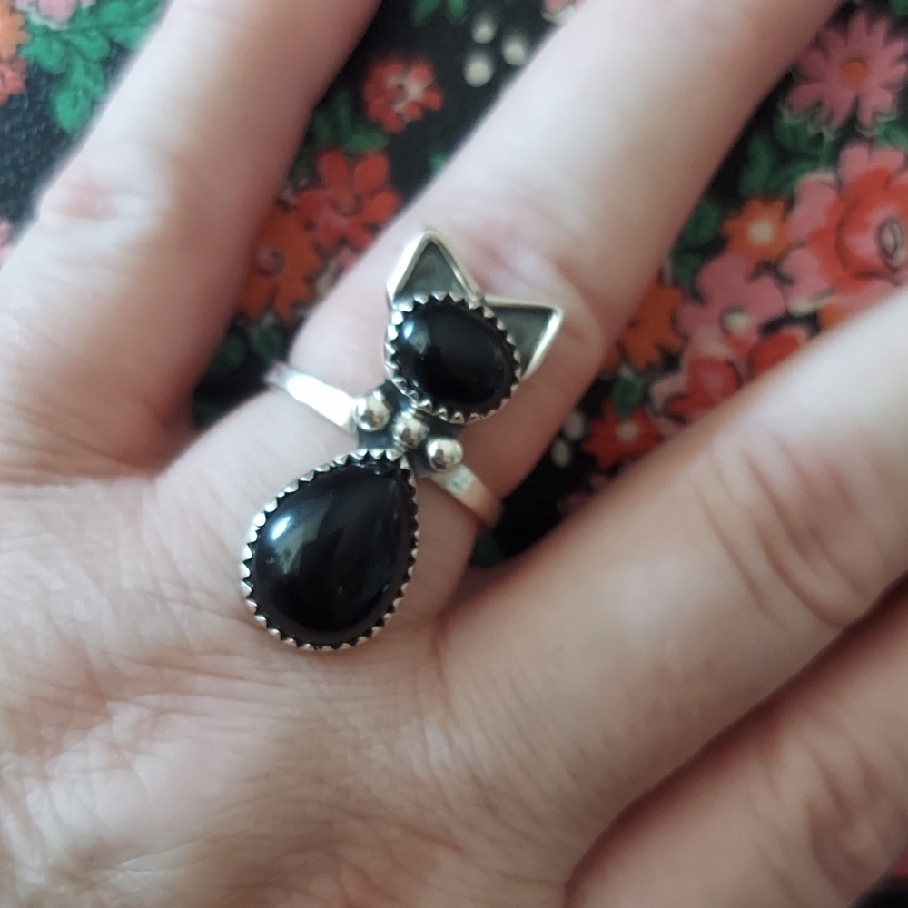 Sterling Silver Adjustable Cat Ring in Black Onyx 6-9 - Picture 2 of 7